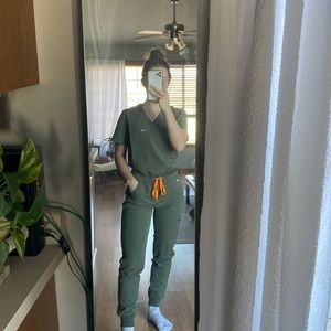 Moss // FIGS scrub set